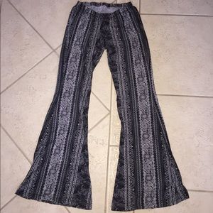 Boho stretchy black and white pattern flare pants
